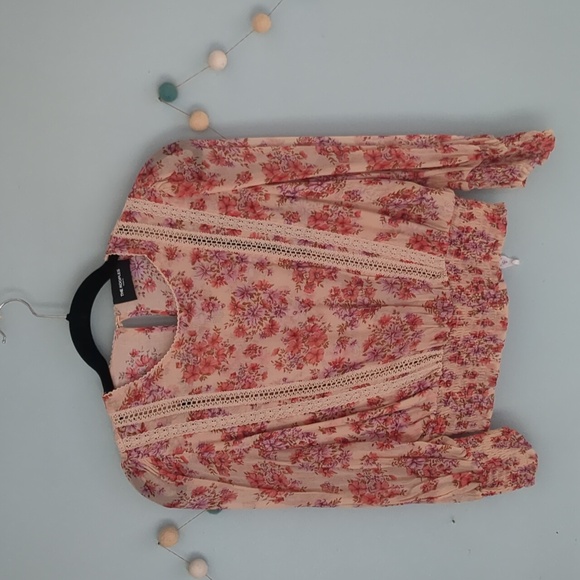 The Kooples Blouse Pink Floral Lace Insert 9 Perfect Strangers Nicole Kidman NWT - Picture 2 of 11